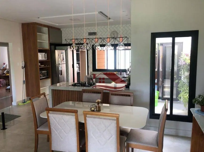 Foto 2 de Casa com 4 quartos à venda, 325m2 em Jardim Floresta, Pouso Alegre - MG