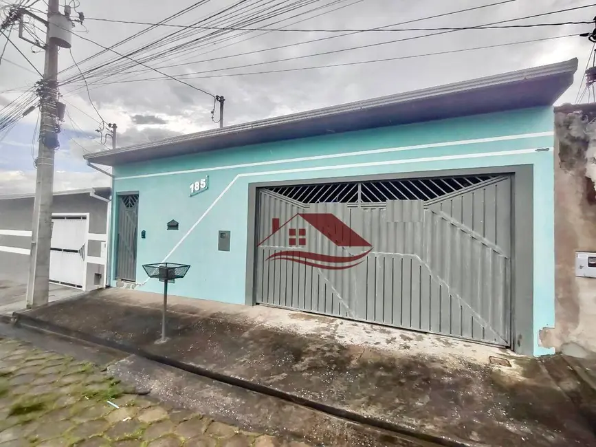 Foto 1 de Casa com 3 quartos à venda, 200m2 em Santo Expedito, Pouso Alegre - MG