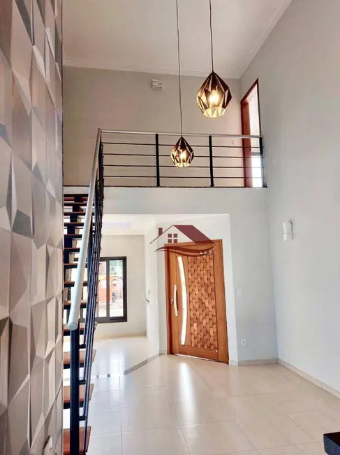 Foto 2 de Casa com 4 quartos à venda, 300m2 em Pouso Alegre - MG