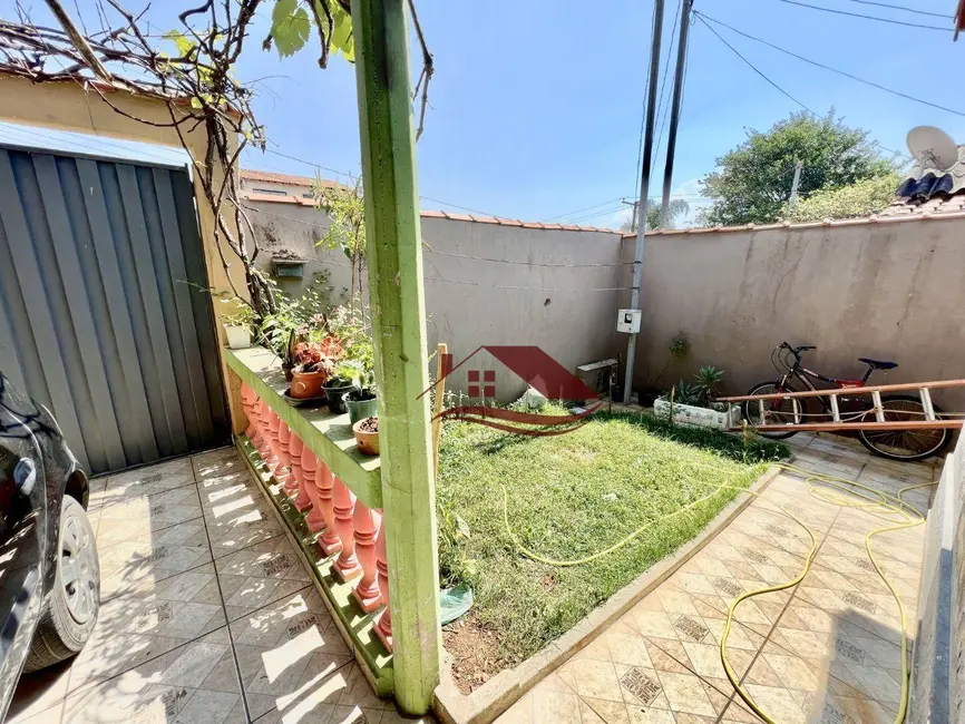 Foto 3 de Casa com 3 quartos à venda, 200m2 em Cidade Jardim, Pouso Alegre - MG