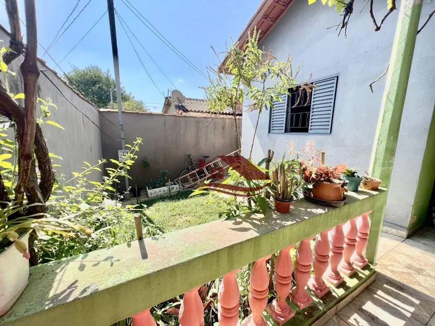 Foto 1 de Casa com 3 quartos à venda, 200m2 em Cidade Jardim, Pouso Alegre - MG