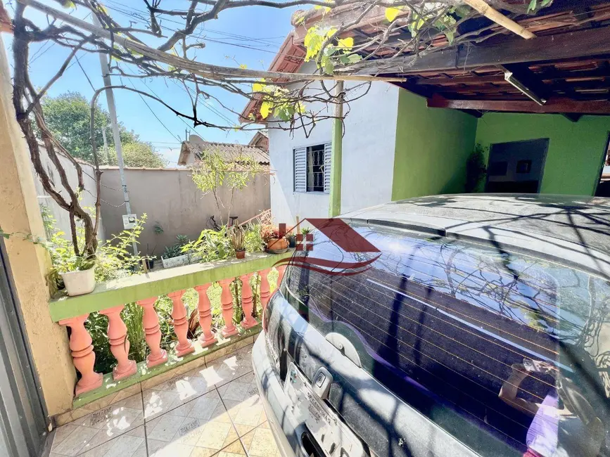 Foto 2 de Casa com 3 quartos à venda, 200m2 em Cidade Jardim, Pouso Alegre - MG