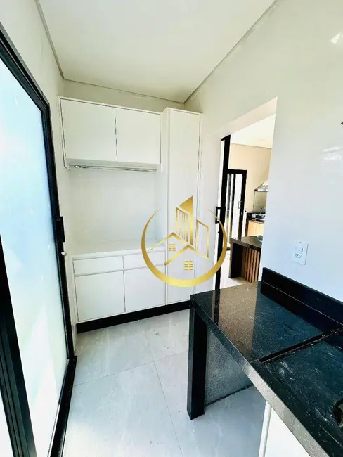 Casa com 3 quartos à venda, 300m2 em Pouso Alegre - MG - imagem 9 Foto 9 de Casa com 3 quartos à venda, 300m2 em Pouso Alegre - MG