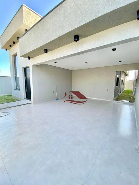 Foto 1 de Casa com 3 quartos à venda, 300m2 em Pouso Alegre - MG