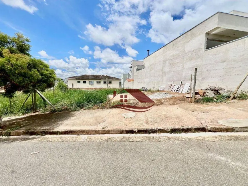 Foto 1 de Terreno / Lote à venda, 368m2 em Pouso Alegre - MG