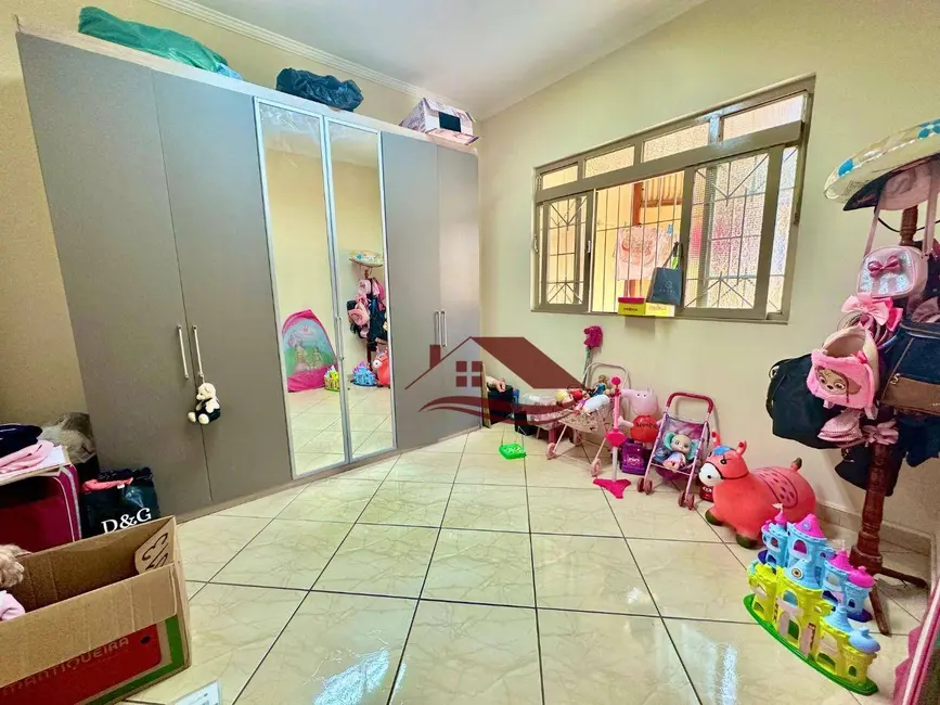 Foto 6 de Casa com 3 quartos à venda, 145m2 em Saúde, Pouso Alegre - MG
