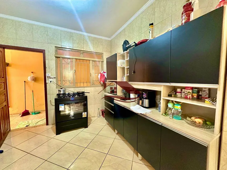 Foto 5 de Casa com 3 quartos à venda, 145m2 em Saúde, Pouso Alegre - MG