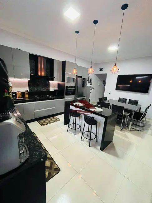 Foto 9 de Casa com 3 quartos à venda, 150m2 em Cidade Vergani, Pouso Alegre - MG