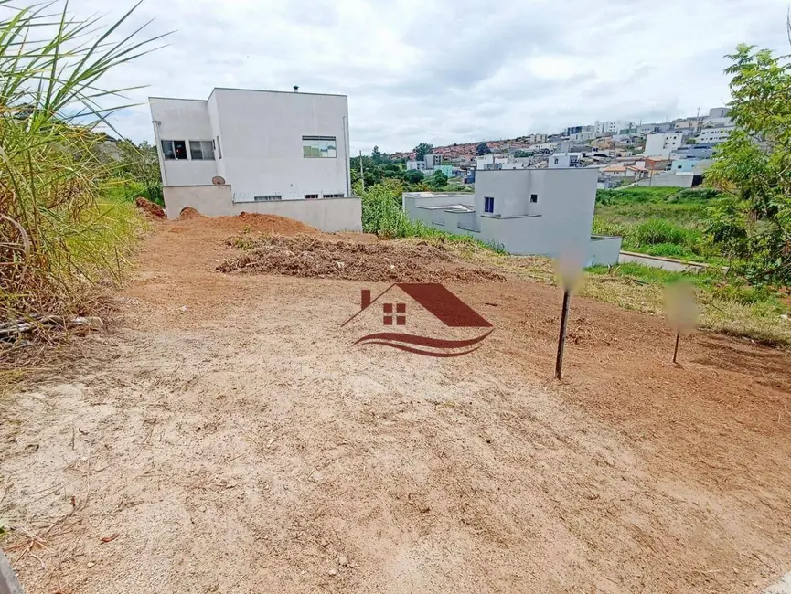 Foto 1 de Terreno / Lote à venda, 200m2 em Parque Real, Pouso Alegre - MG