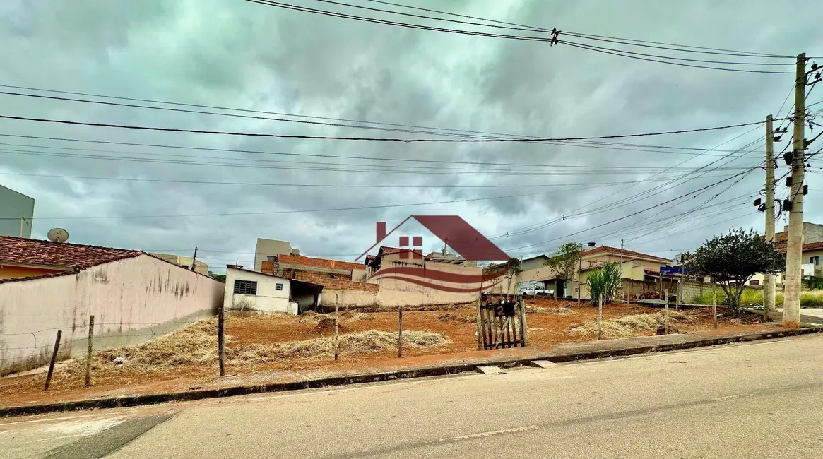 Foto 1 de Terreno / Lote à venda, 600m2 em Cidade Vergani, Pouso Alegre - MG