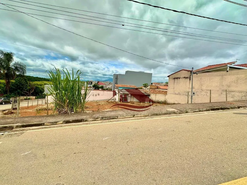 Foto 3 de Terreno / Lote à venda, 600m2 em Cidade Vergani, Pouso Alegre - MG