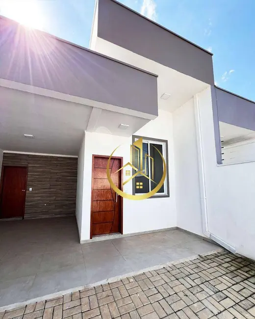 Foto 1 de Casa com 3 quartos à venda, 150m2 em Pouso Alegre - MG