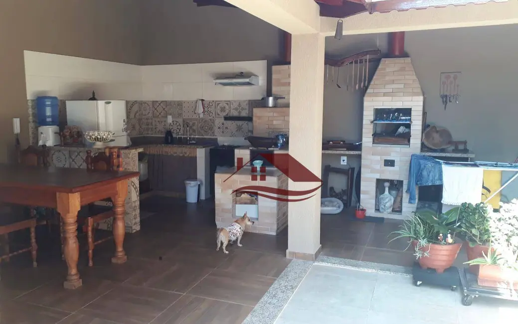 Casa com 4 quartos à venda, 300m2 em Jardim Floresta, Pouso Alegre - MG - imagem 1 Foto 1 de Casa com 4 quartos à venda, 300m2 em Jardim Floresta, Pouso Alegre - MG