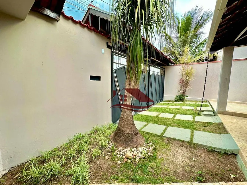 Foto 1 de Casa com 3 quartos à venda, 209m2 em Faisqueira, Pouso Alegre - MG