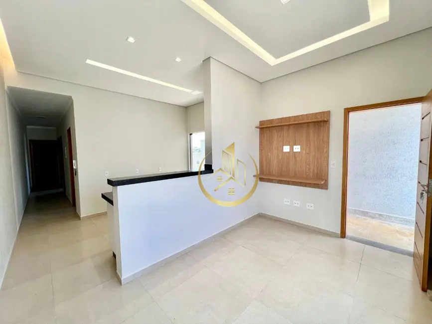 Foto 2 de Casa com 3 quartos à venda, 150m2 em Cidade Vergani, Pouso Alegre - MG