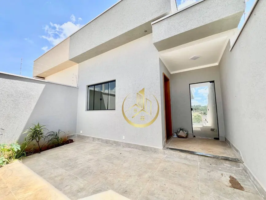 Foto 1 de Casa com 3 quartos à venda, 150m2 em Cidade Vergani, Pouso Alegre - MG