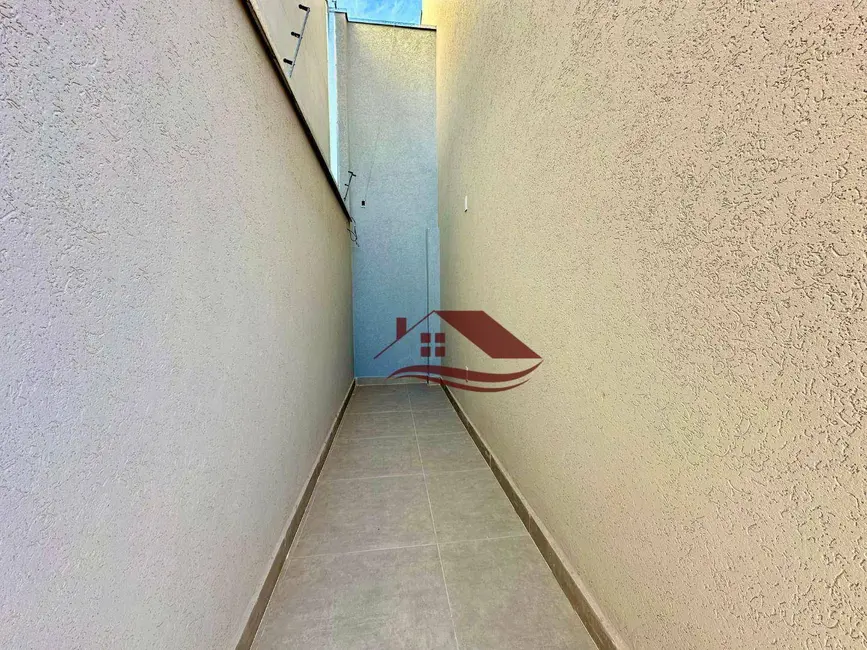 Casa com 3 quartos à venda, 300m2 em Pouso Alegre - MG - imagem 3 Foto 3 de Casa com 3 quartos à venda, 300m2 em Pouso Alegre - MG