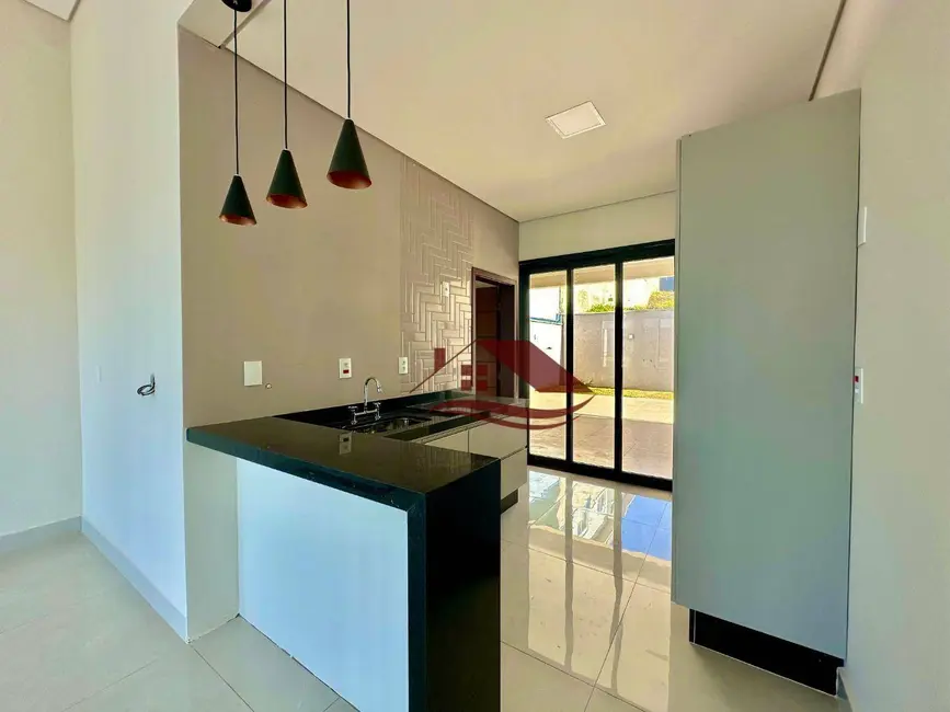 Casa com 3 quartos à venda, 300m2 em Pouso Alegre - MG - imagem 8 Foto 8 de Casa com 3 quartos à venda, 300m2 em Pouso Alegre - MG