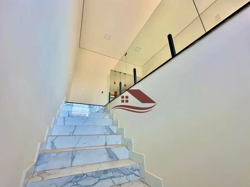 Casa com 3 quartos à venda, 300m2 em Pouso Alegre - MG - imagem 5 Foto 5 de Casa com 3 quartos à venda, 300m2 em Pouso Alegre - MG