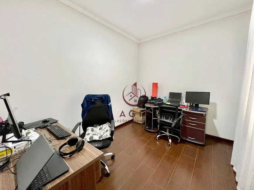 Casa com 5 quartos à venda, 300m2 em Pouso Alegre - MG - imagem 9 Foto 9 de Casa com 5 quartos à venda, 300m2 em Pouso Alegre - MG