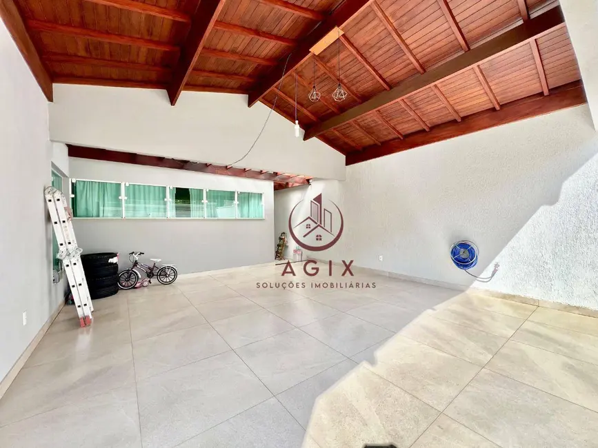 Casa com 5 quartos à venda, 300m2 em Pouso Alegre - MG - imagem 4 Foto 4 de Casa com 5 quartos à venda, 300m2 em Pouso Alegre - MG