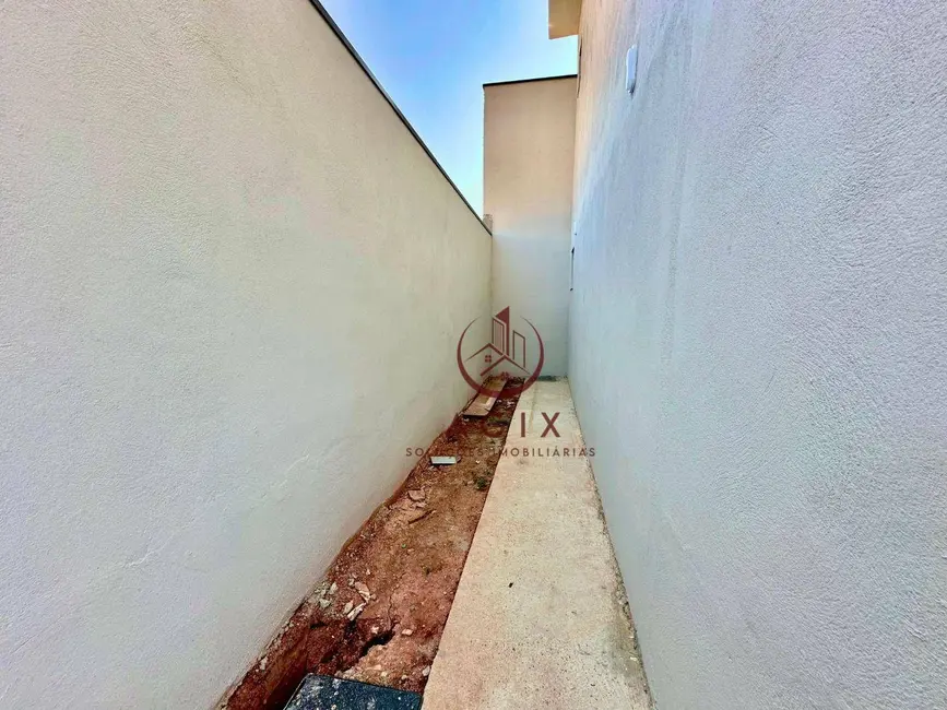 Casa com 3 quartos à venda, 100m2 em Jardim Aeroporto, Pouso Alegre - MG - imagem 3 Foto 3 de Casa com 3 quartos à venda, 100m2 em Jardim Aeroporto, Pouso Alegre - MG