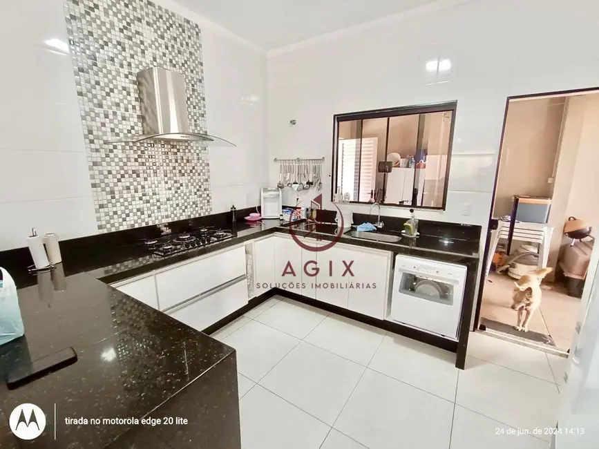 Foto 7 de Casa com 3 quartos à venda, 300m2 em Cidade Vergani, Pouso Alegre - MG