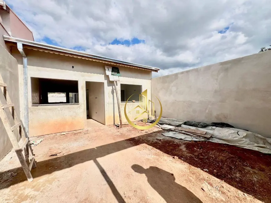 Foto 1 de Casa com 2 quartos à venda, 125m2 em Parque Real, Pouso Alegre - MG