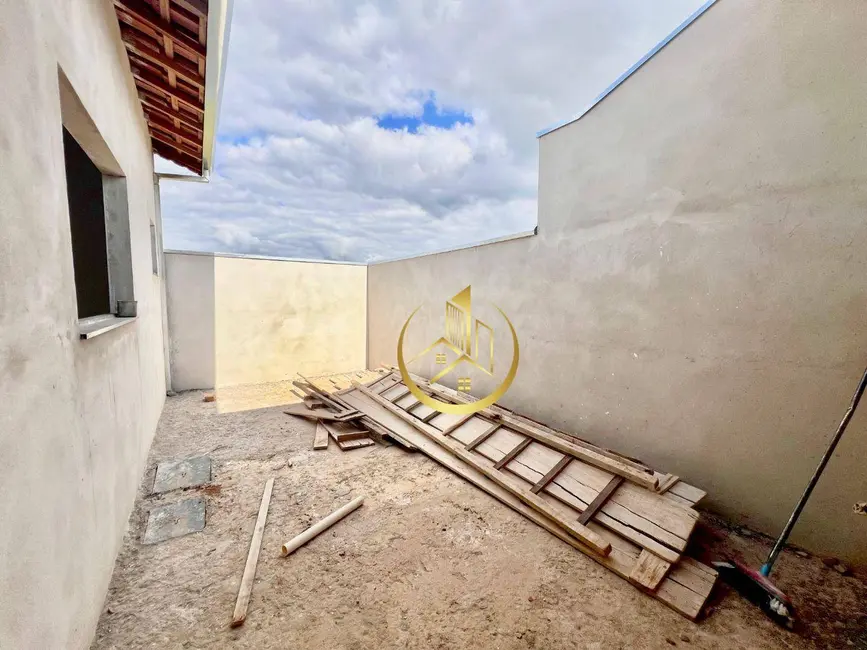 Foto 2 de Casa com 2 quartos à venda, 125m2 em Parque Real, Pouso Alegre - MG