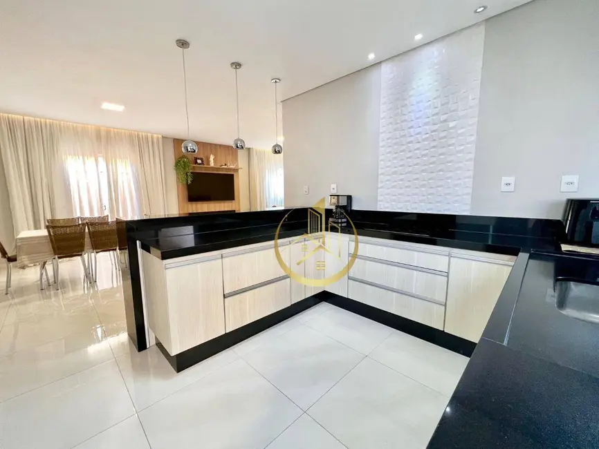 Foto 4 de Casa com 3 quartos à venda, 300m2 em Cidade Vergani, Pouso Alegre - MG