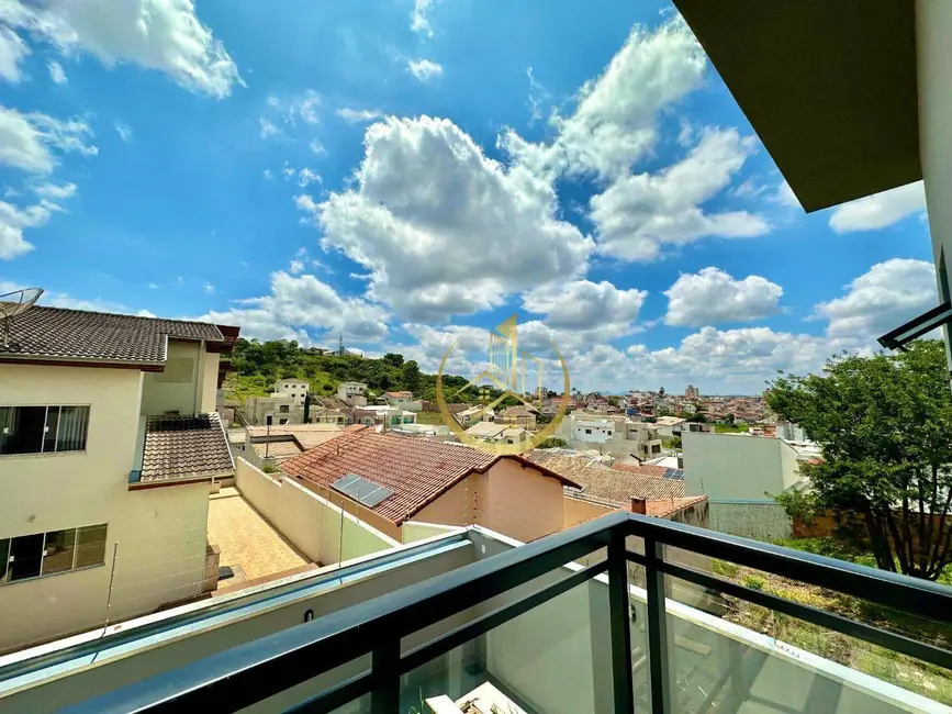 Casa com 3 quartos à venda, 300m2 em Colinas de Santa Bárbara, Pouso Alegre - MG - imagem 9 Foto 9 de Casa com 3 quartos à venda, 300m2 em Colinas de Santa Bárbara, Pouso Alegre - MG