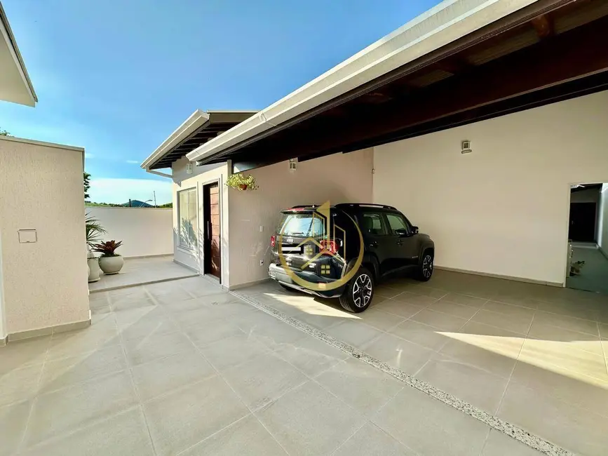 Foto 1 de Casa com 3 quartos à venda, 275m2 em Pouso Alegre - MG