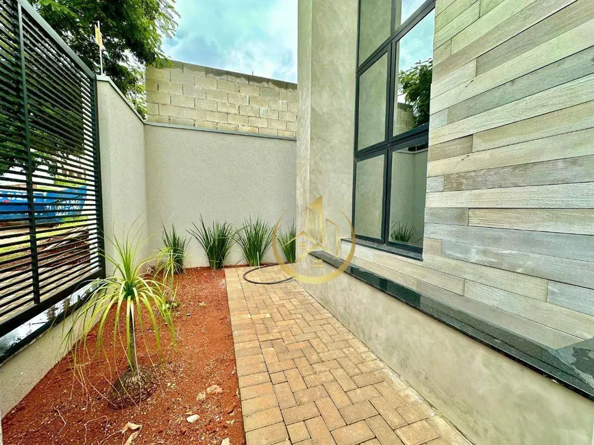 Foto 2 de Casa com 3 quartos à venda, 360m2 em Pouso Alegre - MG