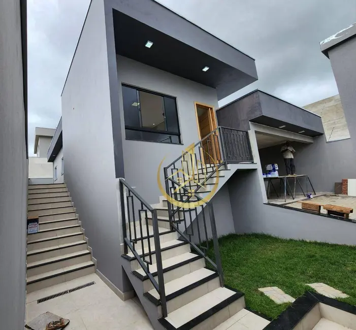 Foto 1 de Casa com 3 quartos à venda, 300m2 em Buritis, Pouso Alegre - MG