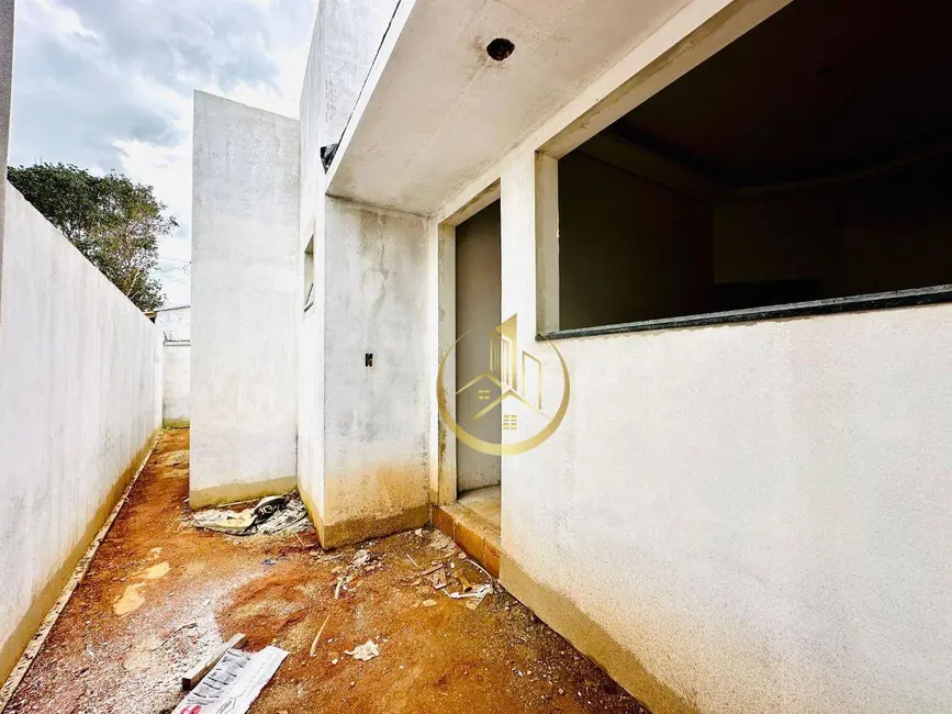 Foto 1 de Casa com 3 quartos à venda, 211m2 em Pouso Alegre - MG