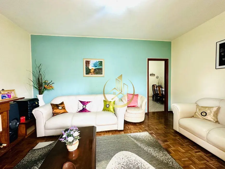 Casa com 3 quartos à venda, 237m2 em Primavera, Pouso Alegre - MG - imagem 3 Foto 3 de Casa com 3 quartos à venda, 237m2 em Primavera, Pouso Alegre - MG