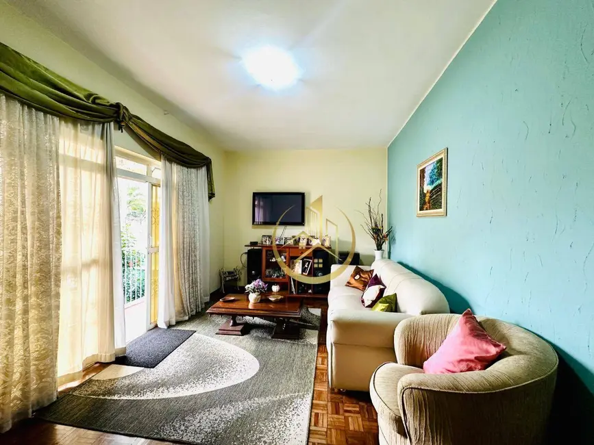 Casa com 3 quartos à venda, 237m2 em Primavera, Pouso Alegre - MG - imagem 4 Foto 4 de Casa com 3 quartos à venda, 237m2 em Primavera, Pouso Alegre - MG