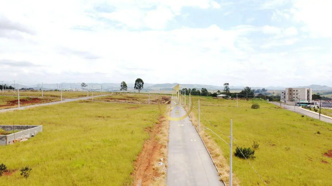 Foto 2 de Terreno / Lote à venda, 322m2 em Pouso Alegre - MG