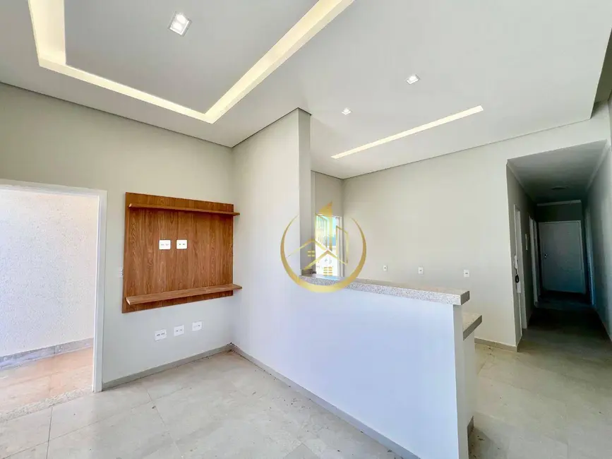 Foto 2 de Casa com 3 quartos à venda, 150m2 em Cidade Vergani, Pouso Alegre - MG