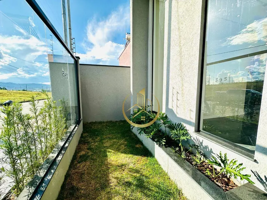 Foto 1 de Casa com 3 quartos à venda, 300m2 em Pouso Alegre - MG