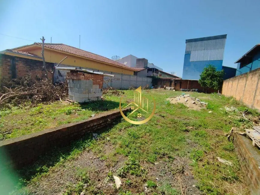 Foto 1 de Terreno / Lote à venda, 300m2 em São Carlos, Pouso Alegre - MG