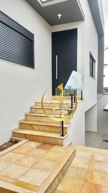 Foto 2 de Casa com 3 quartos à venda, 325m2 em Pouso Alegre - MG