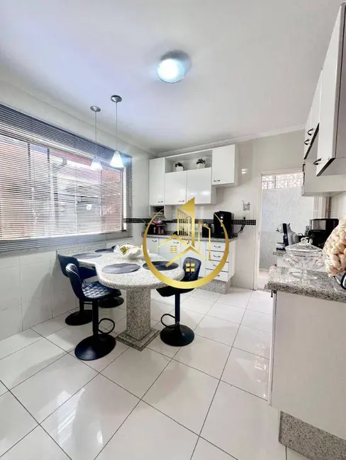 Foto 6 de Casa com 3 quartos à venda, 210m2 em Jardim Noronha, Pouso Alegre - MG