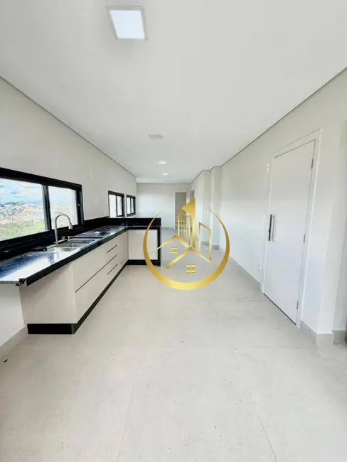 Foto 4 de Cobertura com 3 quartos à venda, 145m2 em Pouso Alegre - MG