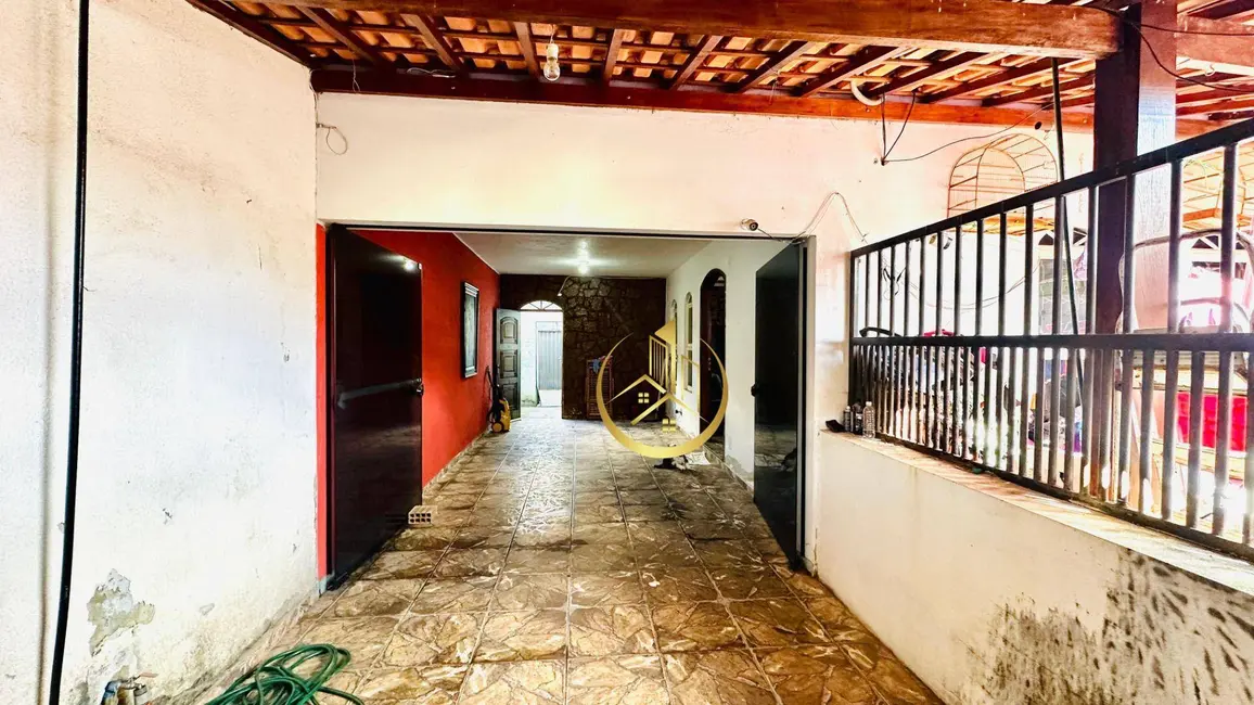 Foto 2 de Casa com 3 quartos à venda, 240m2 em Pouso Alegre - MG