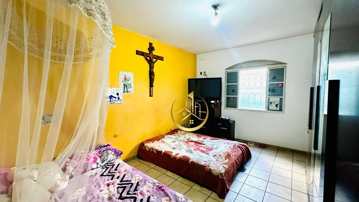 Casa com 3 quartos à venda, 240m2 em Pouso Alegre - MG - imagem 9 Foto 9 de Casa com 3 quartos à venda, 240m2 em Pouso Alegre - MG