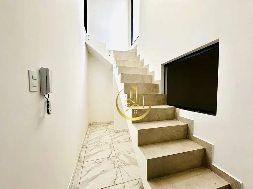 Foto 2 de Casa com 2 quartos à venda, 120m2 em Pouso Alegre - MG