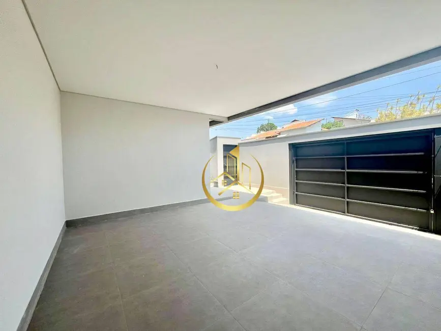 Foto 4 de Casa com 3 quartos à venda, 300m2 em Jardim Floresta, Pouso Alegre - MG