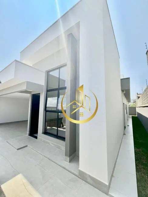 Foto 1 de Casa com 3 quartos à venda, 300m2 em Jardim Floresta, Pouso Alegre - MG