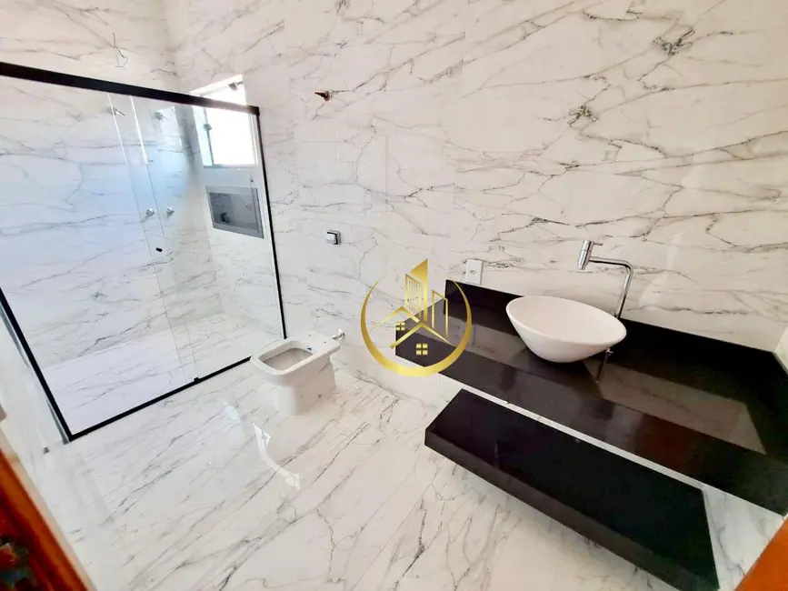 Casa com 5 quartos à venda, 300m2 em Pouso Alegre - MG - imagem 8 Foto 8 de Casa com 5 quartos à venda, 300m2 em Pouso Alegre - MG